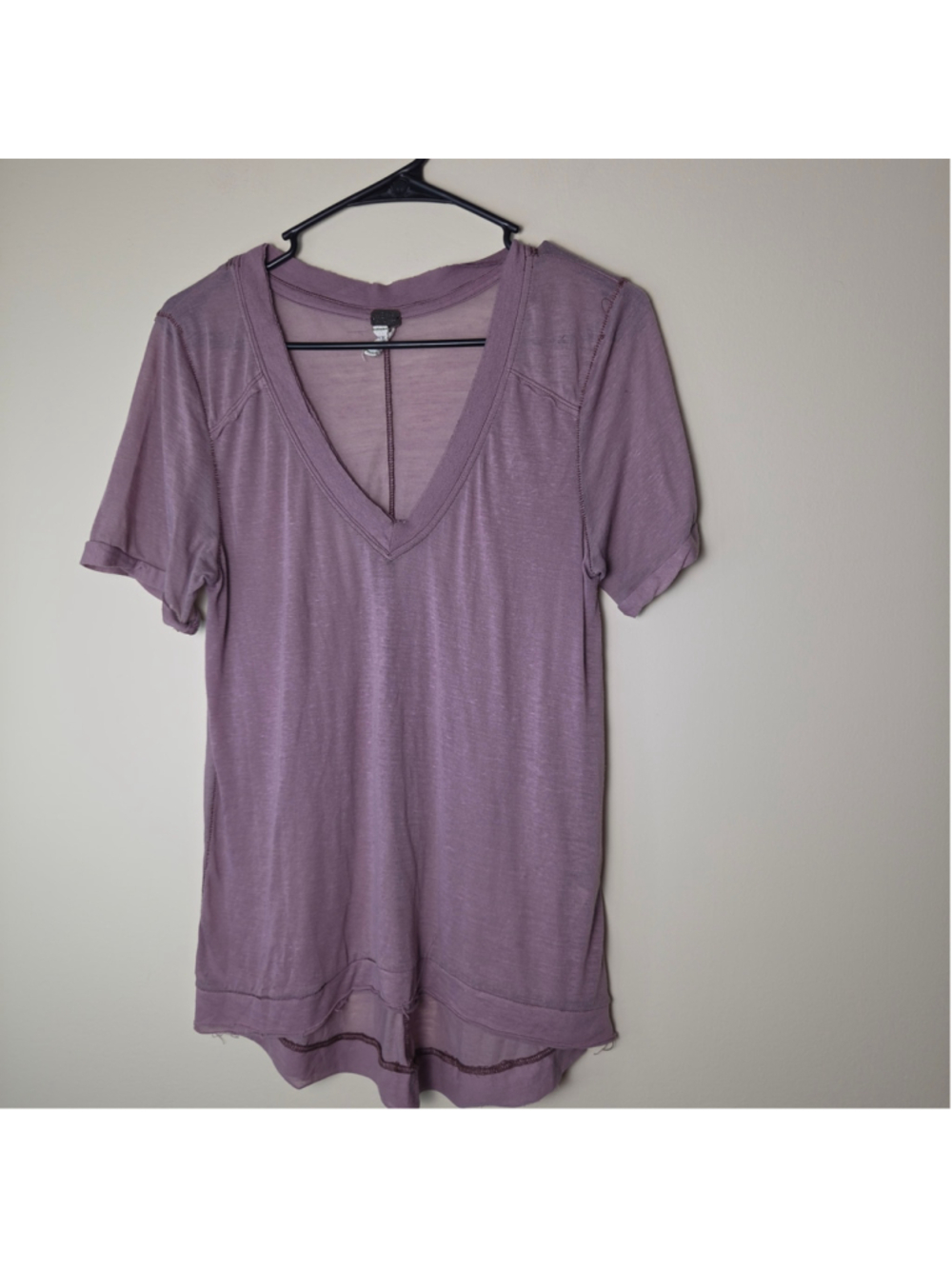 Women's We The Free Short Sleeve V-Neck Tee, Purple, Size XS